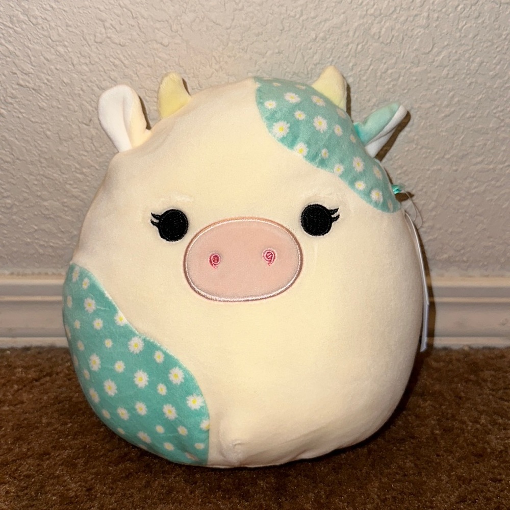 NWT Belana the Blue and White Spring Cow Squishmallow 8”